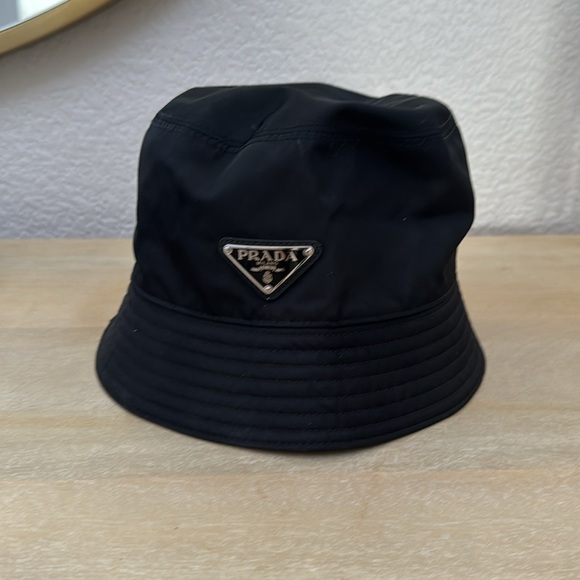 AUTHENTIC 💕 Prada nylon bucket hat - Picture 2 of 3